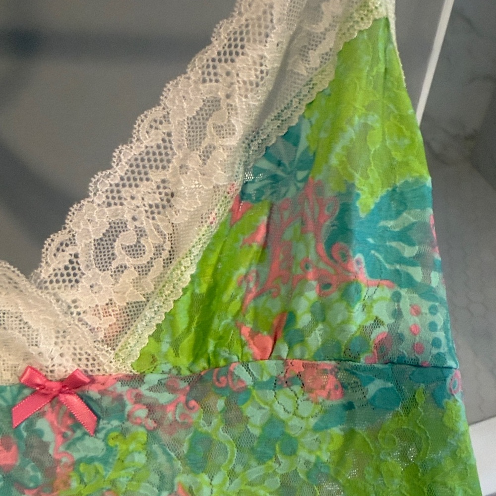 Lilly Pulitzer floral Lace Trim Nighty - Picture 9 of 10